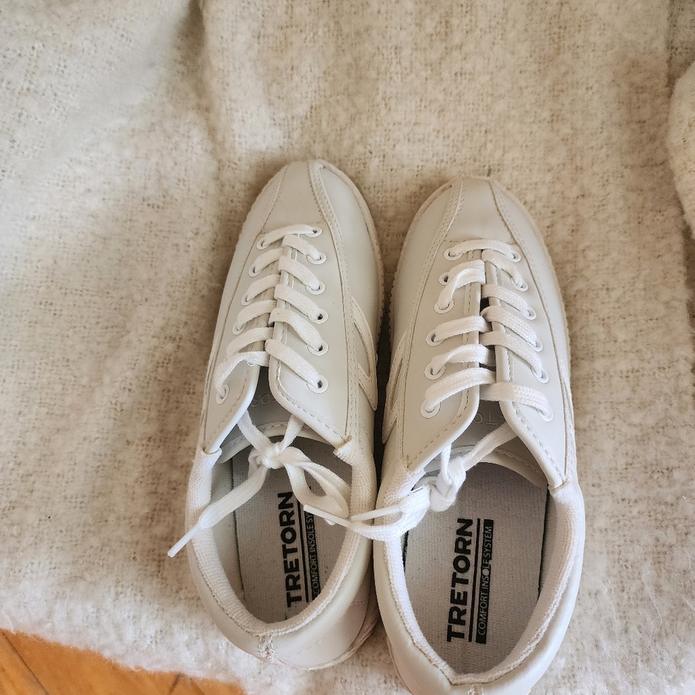 White Casual Sneakers - Picture 5 of 5